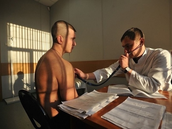 Во Владимире осудили врача за взятку от призывника