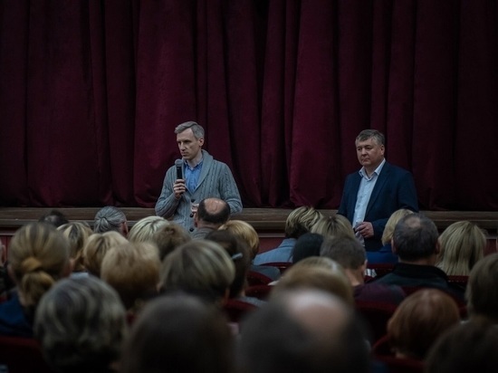 Врио губернатора Смоленской области провёл встречу с жителями Починковского района