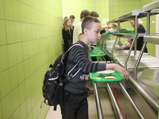 В школах Серпухова проводится контроль за качеством питания