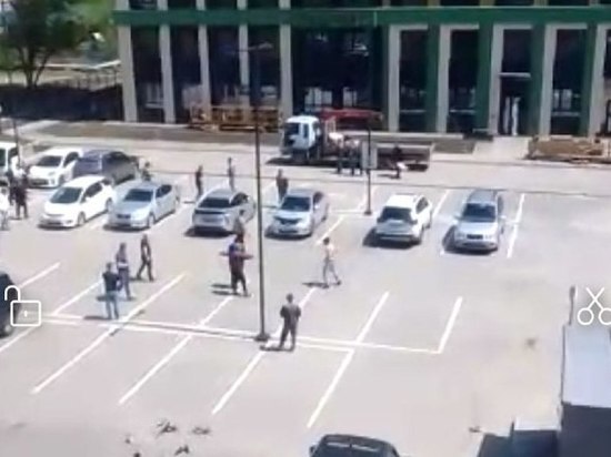 В Хабаровске на спорной парковке произошла драка