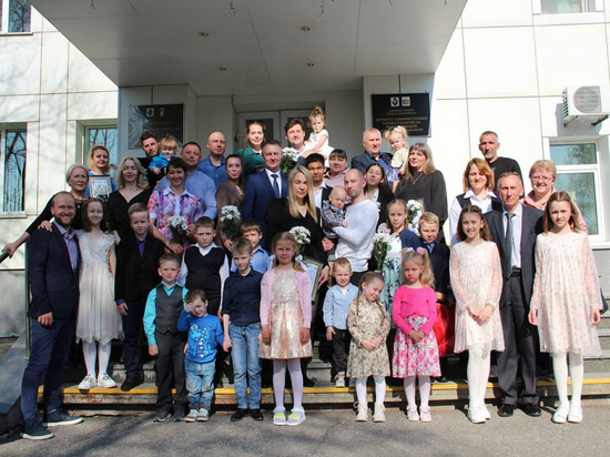 Многодетные семьи Кировского района наградили в Хабаровске