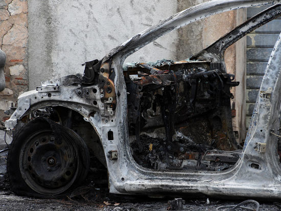 В московском дворе ночью сгорели три машины
