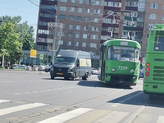 В Курске из-за обрыва контактной сети встали трамваи