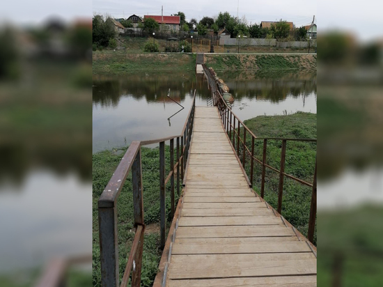 В Астраханской области уходит под воду еще один мост