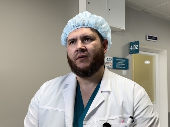 В Челнах хирурги удалили мужчине огромную вросшую опухоль бедра