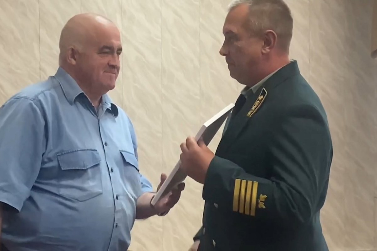 Костромской губернатор наградил пожарных, отличившихся при тушении лесного пожара