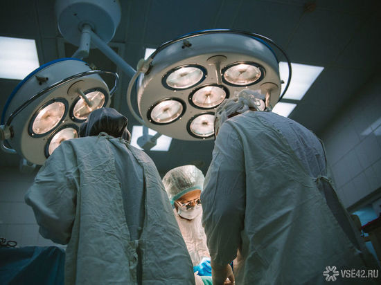 Кузбасские врачи провели сложнейшую операцию пожилому мужчине с онкологическим заболеванием