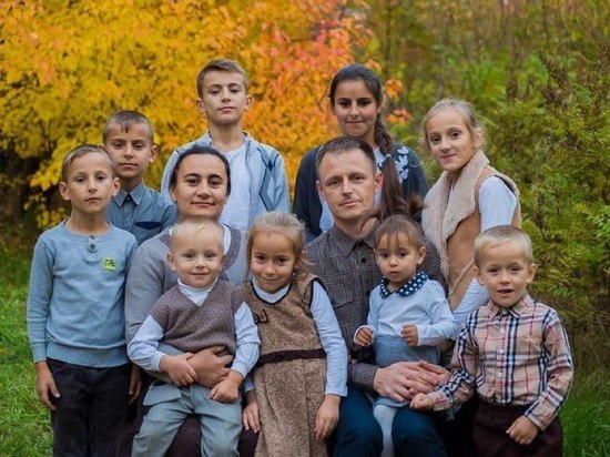 Президент России наградил томскую многодетную семью орденом "Родительская слава"
