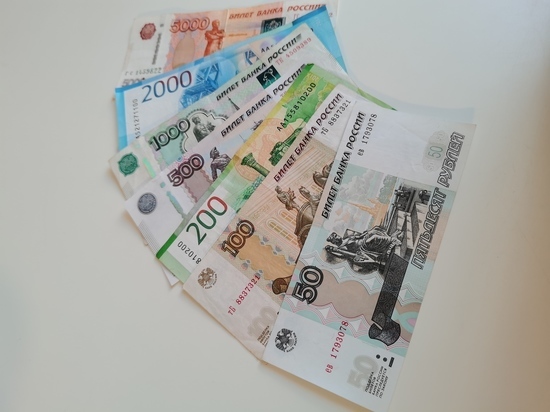 Все больше российских банков запускает оплату платежными стикерами