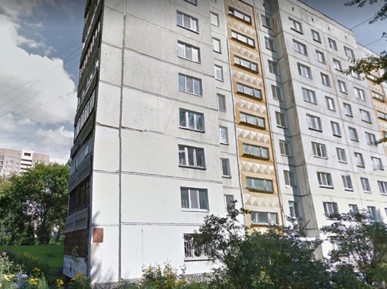 В Екатеринбурге мальчик спустился во двор по балконам