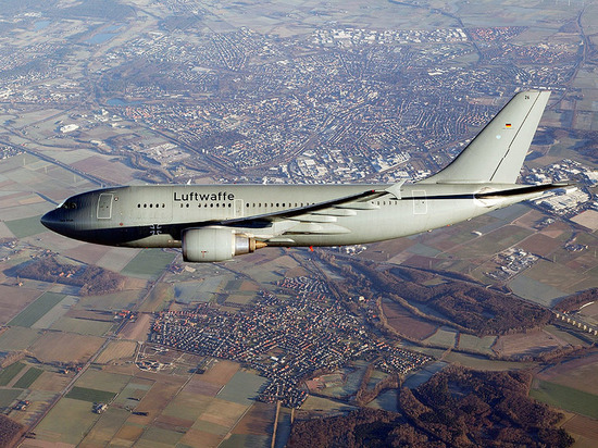 С Зеленским случился казус в австрийском небе: пришлось лететь бортом Люфтваффе без сопровождения