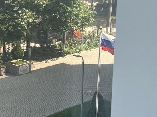На проспекте Ленина в Ростова дотла сгорела машина