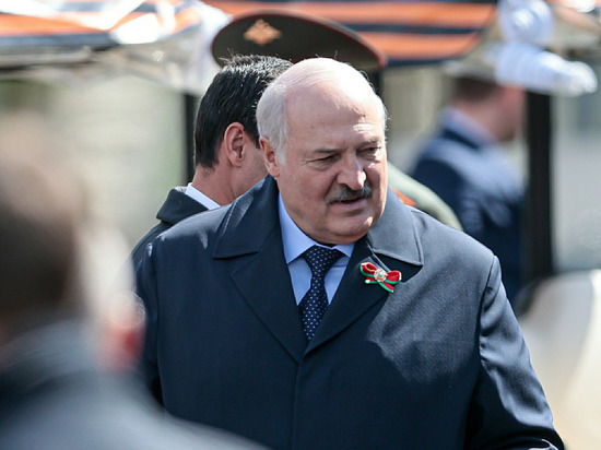 Лукашенко: Россия была готова заключить невыгодный мир с Украиной