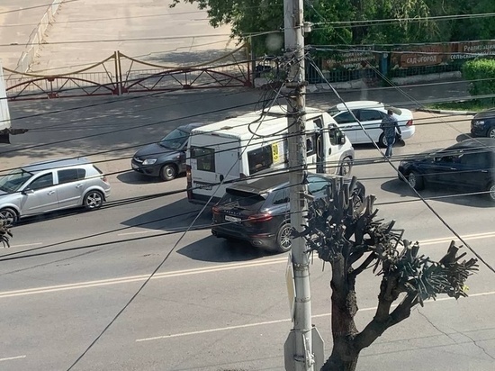На улице Дзержинского в Рязани произошло ДТП с маршруткой №90
