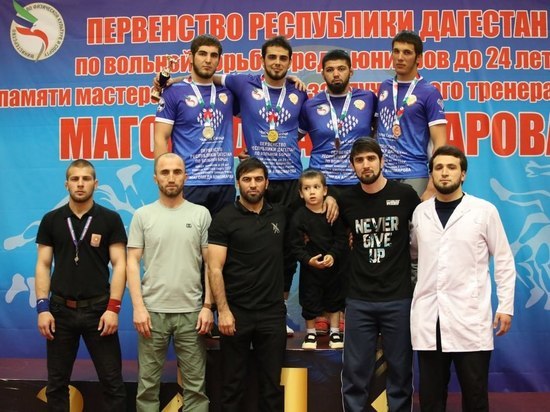 В Дагестане прошло Первенство по вольной борьбе среди юниоров
