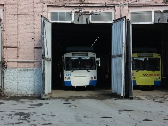 В Башкирии водителя троллейбуса насмерть зажало между двумя машинами