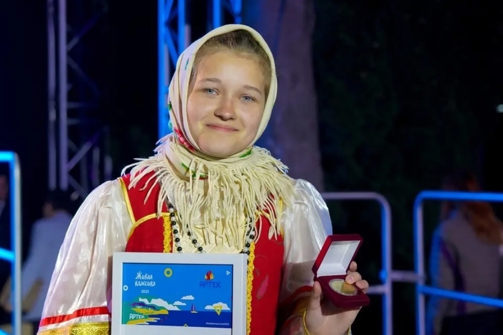 Школьница из Костромской области победила на конкурсе чтецов «Живая классика», прошедшем в Артеке