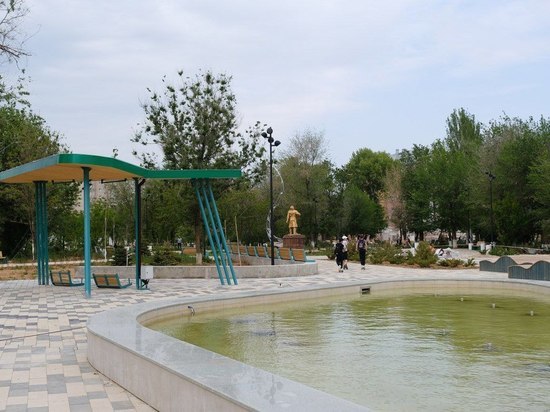 В парке «Лётный» запустили фонтаны