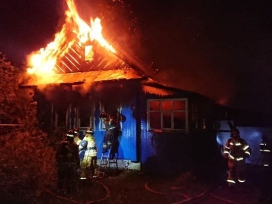 Владелец частного дома погиб в пожаре на улице Братской в Ижевске