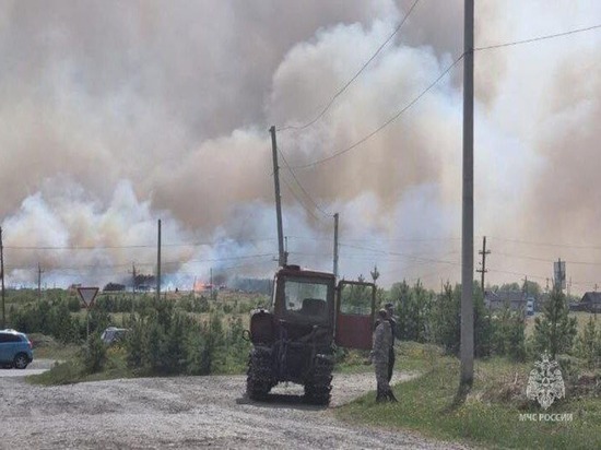 Искра от тепловоза привела к крупному пожару на Южном Урале