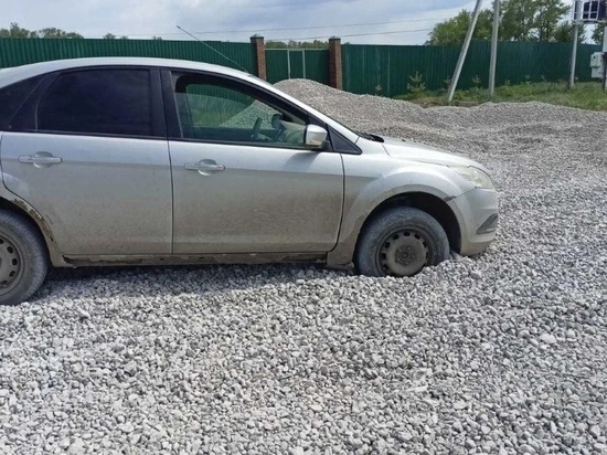 В селе в Коломне автомобилисты пожаловались на состояние дороги