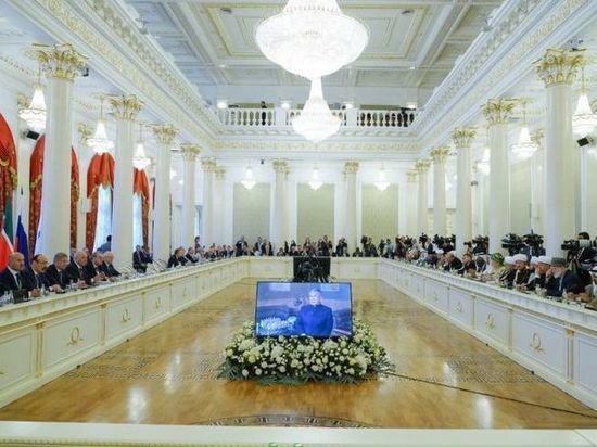 Радий Хабиров принял участие в заседании группы стратегического видения «Россия – Исламский мир»