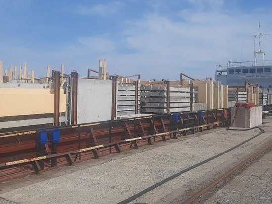 В Мариуполь прибыл груз из Севастополя