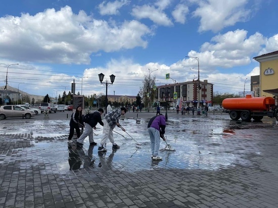 В столице Тувы  отмыли площадь "Арбат"
