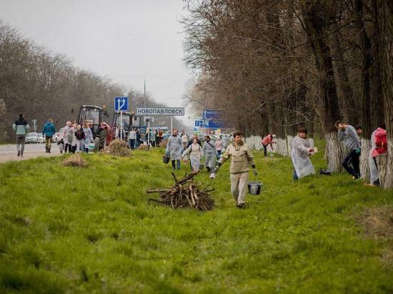 Более 1200 жителей Кировского округа с марта приняли участие в субботниках