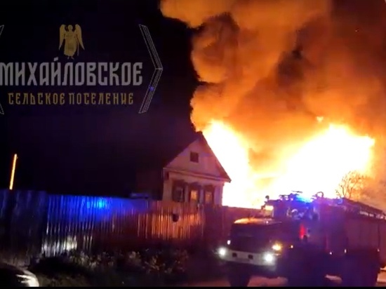 На страшном пожаре под Тверью нашли тело женщины