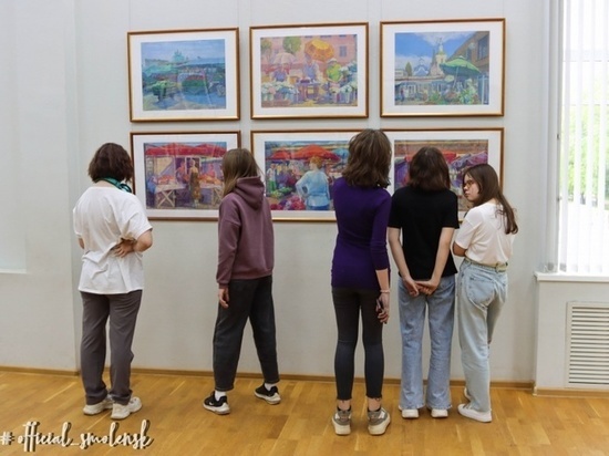 В Смоленске состоялось открытие выставки картин художника Татьяны Еленевы