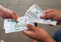 Эксперты назвали факторы, способные обрушить курс национальной валюты