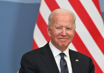 Президент США Джо Байден отреагировал на вопросы, многие из которых были посвящены возможному дефолту в США, фразой "Умолкните, ладно? Спасибо"