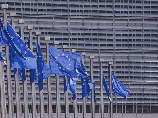 Еврокомиссия введет ограничения для 90 компаний мира, помогающих РФ обходить санкции