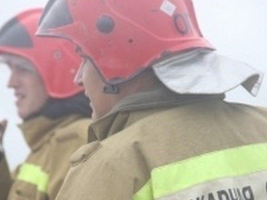 Крупный пожар в магазине лакокрасочных материалов случился в Хабаровске
