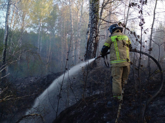  Из-за дыма от природных пожаров перекрыт участок автотрассы в Свердловской области