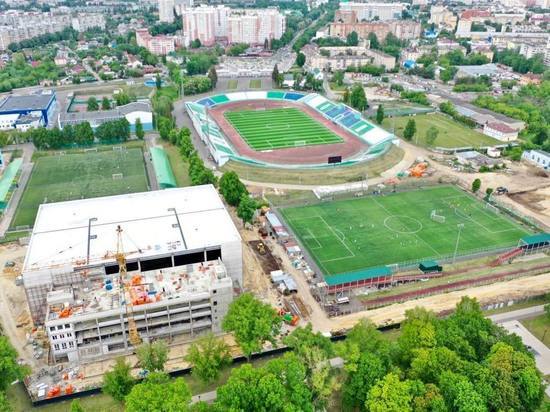 В Орле заканчивают строить футбольный манеж на стадионе имени Ленина