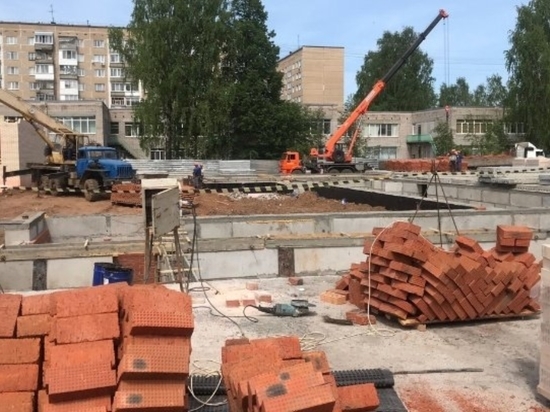 Председатель правительства УР и глава Ижевска проверили процесс строительства школы №61