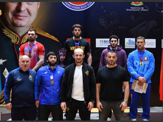 Борец из Дагестана завоевал золото в турнире в Суздале