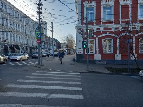 В Октябрьском районе Саратова изменили работу светофора