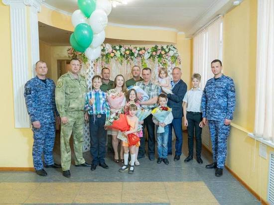 Губернатор Пензенской области поздравил военнослужащего с рождением седьмого ребёнка