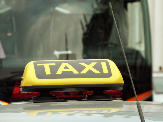 Единый стиль введут для такси в Петербурге с 1 сентября