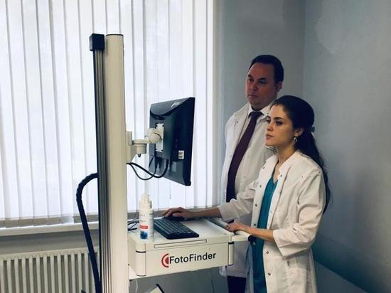 Профессор предупреждает москвичей: «Белокожим и голубоглазым  загорать у южного моря не рекомендуется»