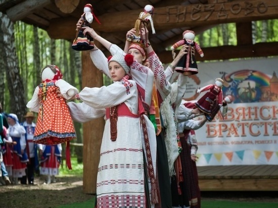 В Смоленске состоялся международный фестиваль «Славянское братство»