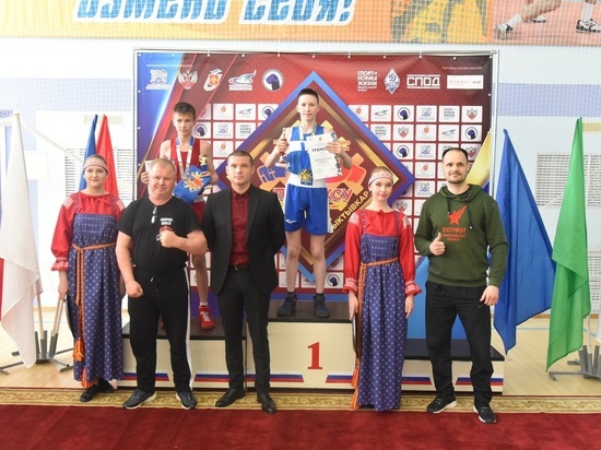 Десять наград зонального первенства завоевали юные боксеры Архангельской области