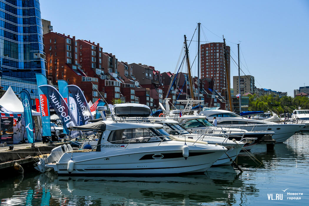 Yamaha sc-950. Яхта во владивостоке. Композитные катера. Выставка яхт водный мир. Катера яхты владивосток.