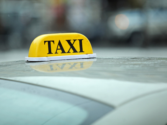 Такси в Петербурге перейдут на новые стандарты работы с осени