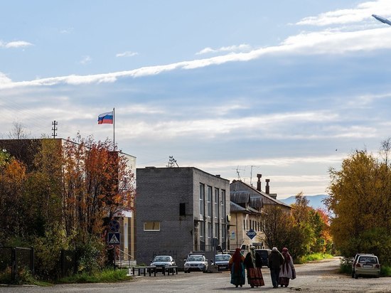 В Ловозере многодетная семья не может проехать к своему участку