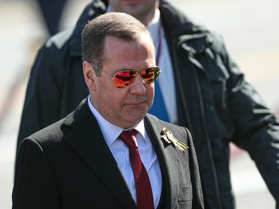 Медведев предупредил Запад о последствиях отправки Киеву более современного оружия