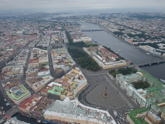 Петербург вошел в тройку самых популярных городов у туристов этой весной